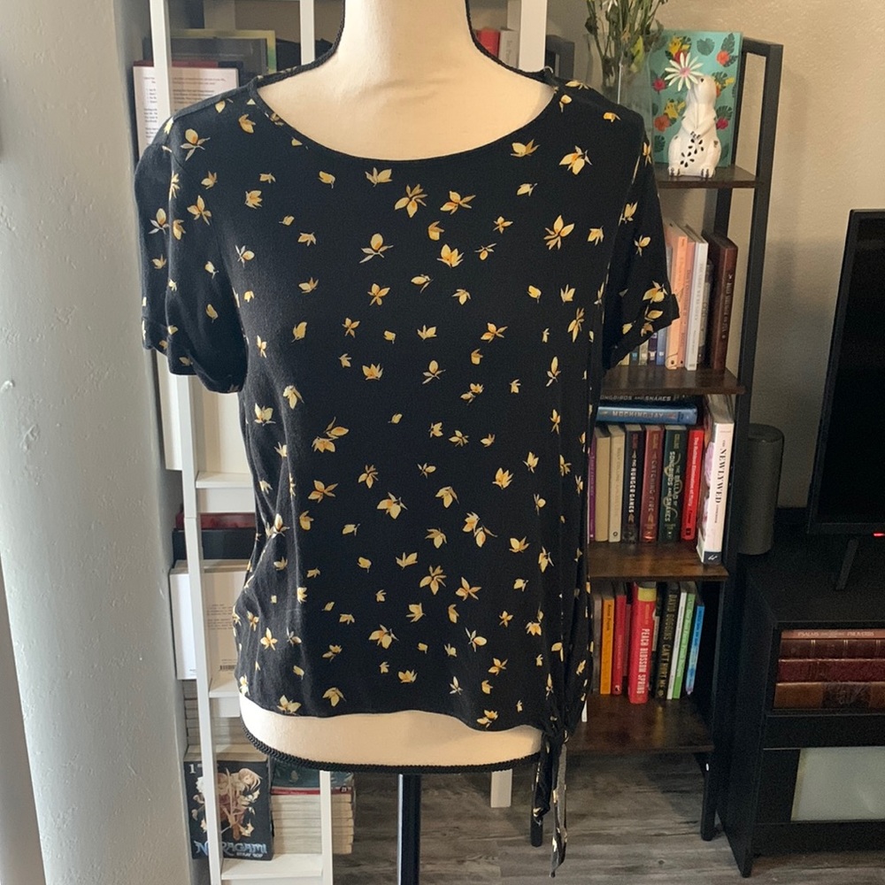 Summer Side Knot Top w/ Leaves | Lauren Conrad